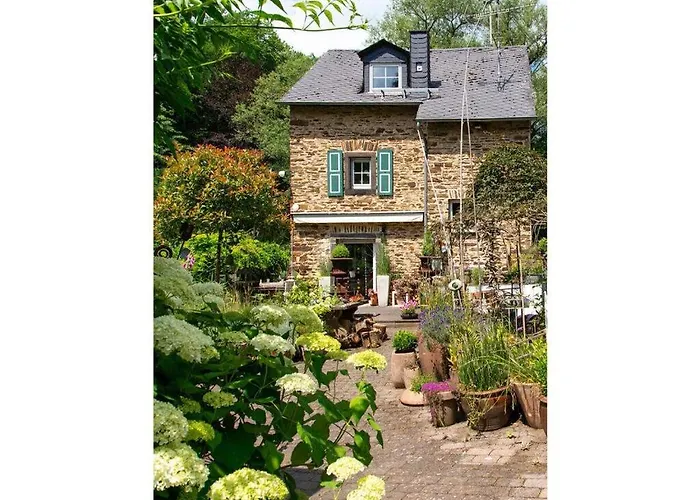 Romantic With Balcony Apartment Neudorf (Saxony)