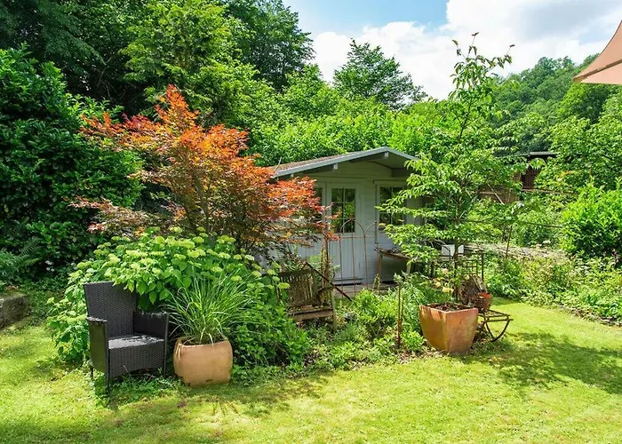 Romantic With Balcony Apartment *